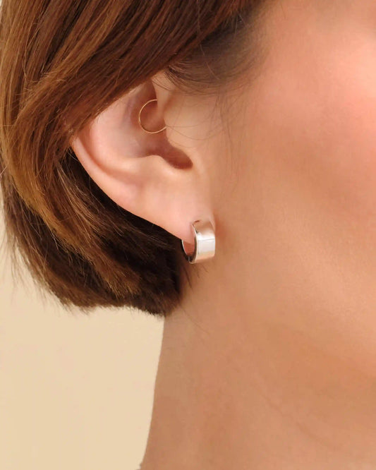 Women's Chunkie Huggie Earrings