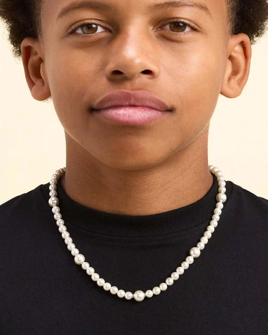 Youth Offset Pearl Necklace